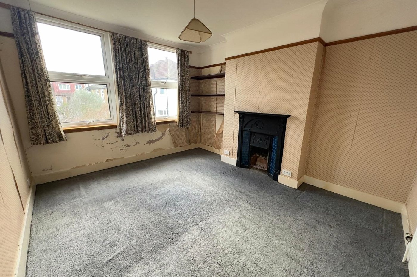 3 bedroom house for sale in London | Robinson Jackson