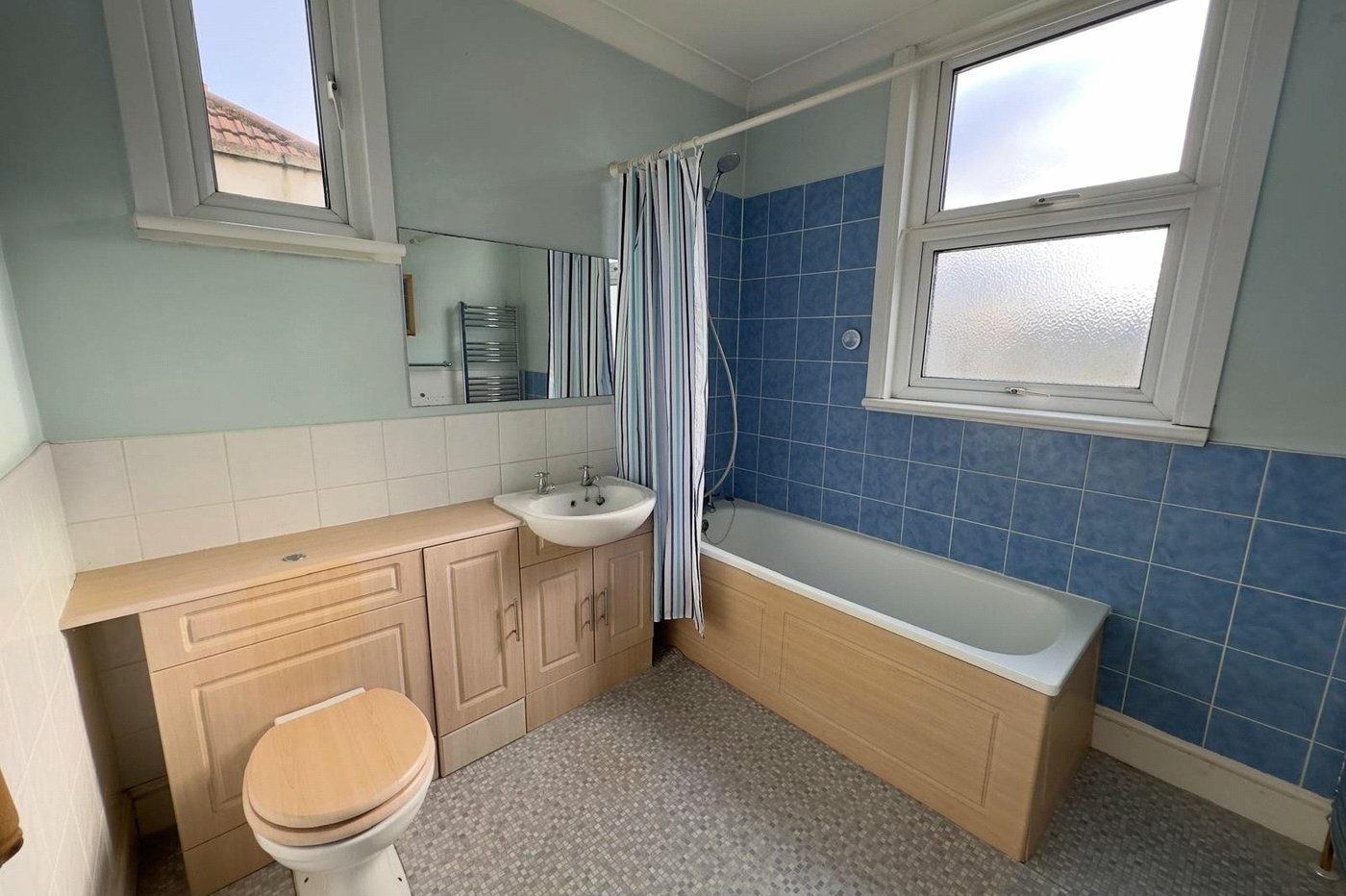 3 bedroom house for sale in London | Robinson Jackson