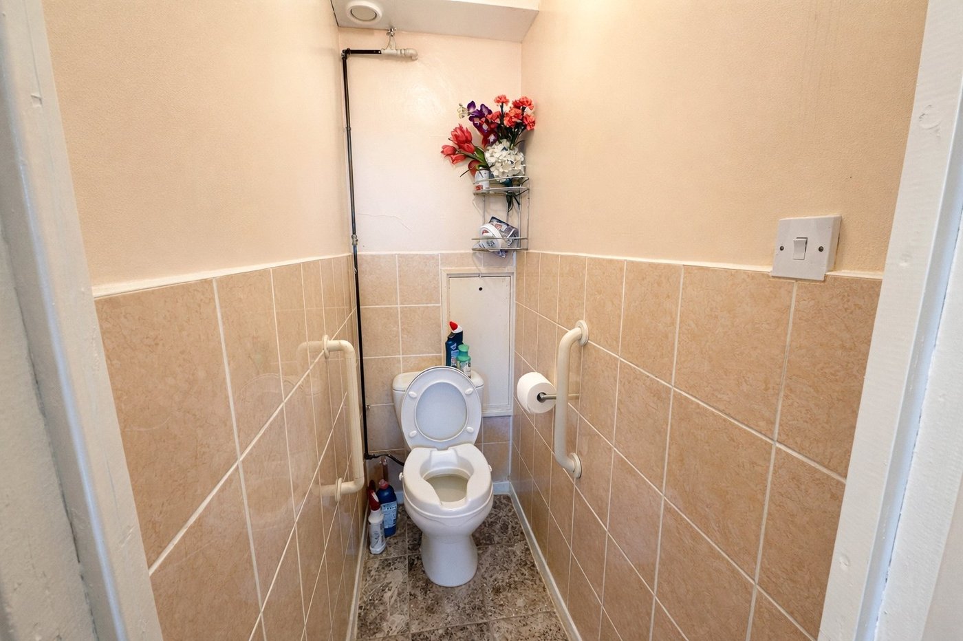 2 bedroom property for sale in London | Robinson Jackson