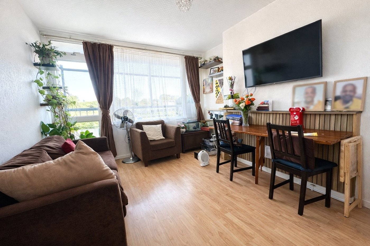 2 bedroom property for sale in London | Robinson Jackson