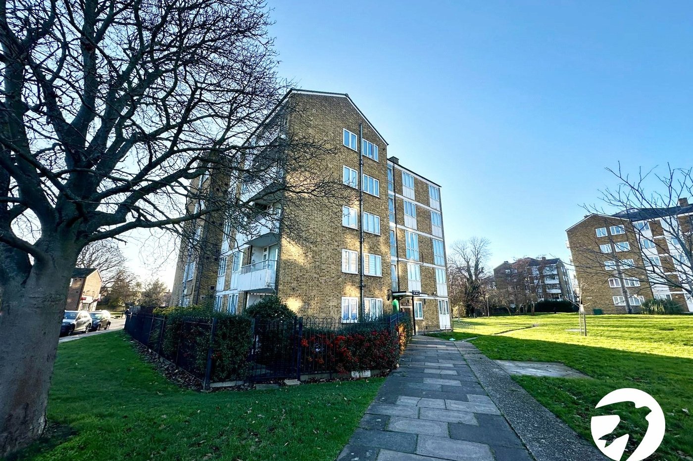 2 bedroom property for sale in London | Robinson Jackson