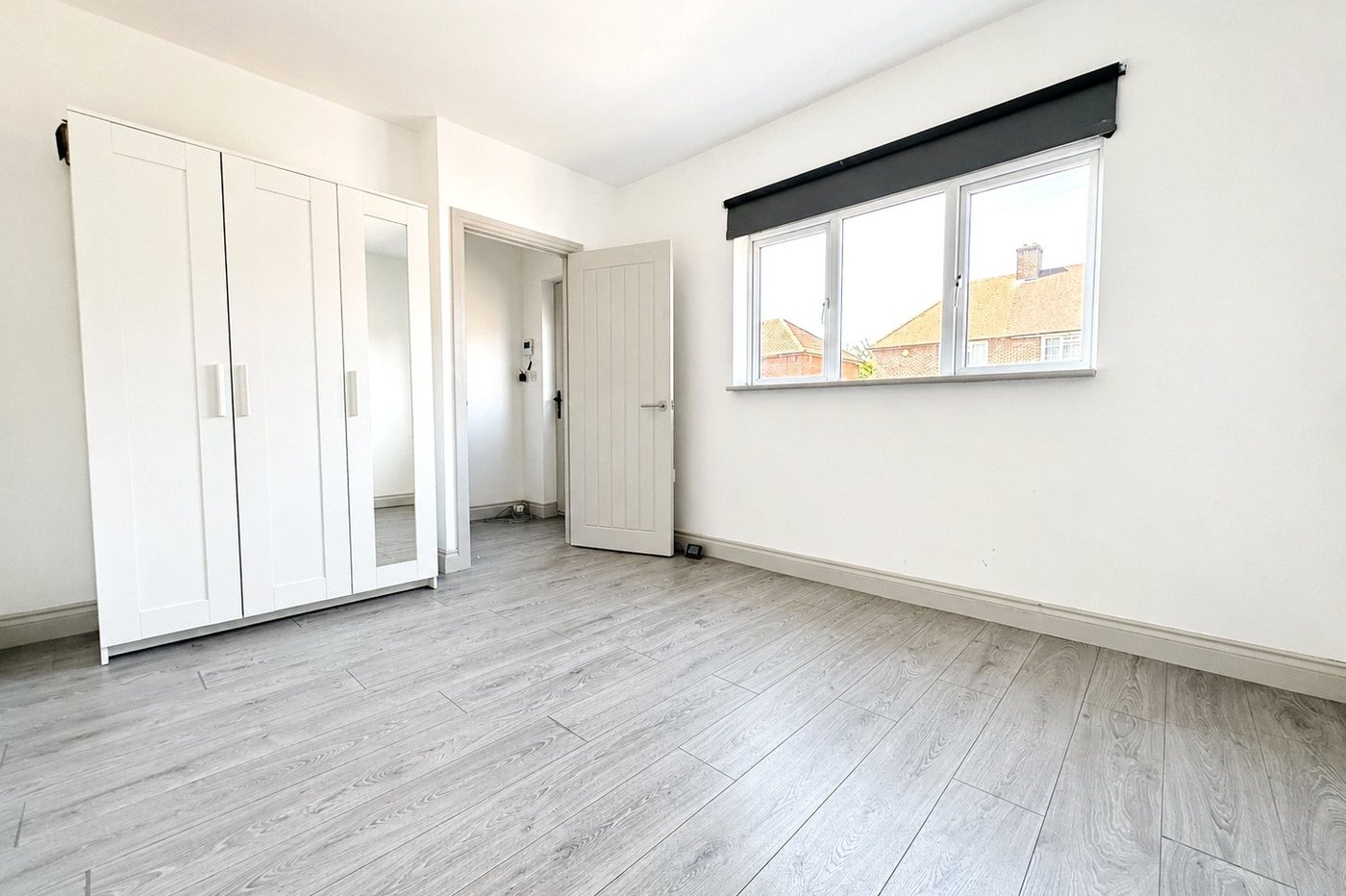 2 bedroom bungalow for sale in London | Robinson Jackson