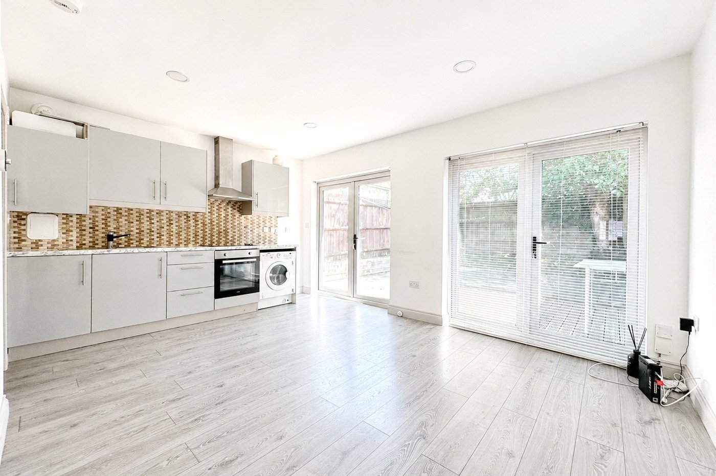 2 bedroom bungalow for sale in London | Robinson Jackson