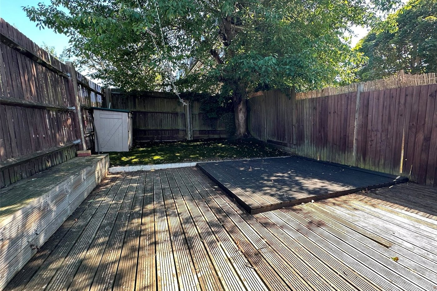 2 bedroom bungalow for sale in London | Robinson Jackson