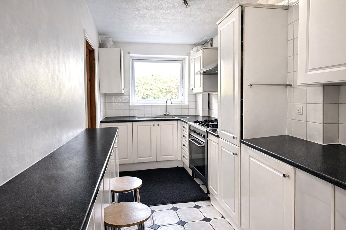 4 bedroom house for sale in London | Robinson Jackson