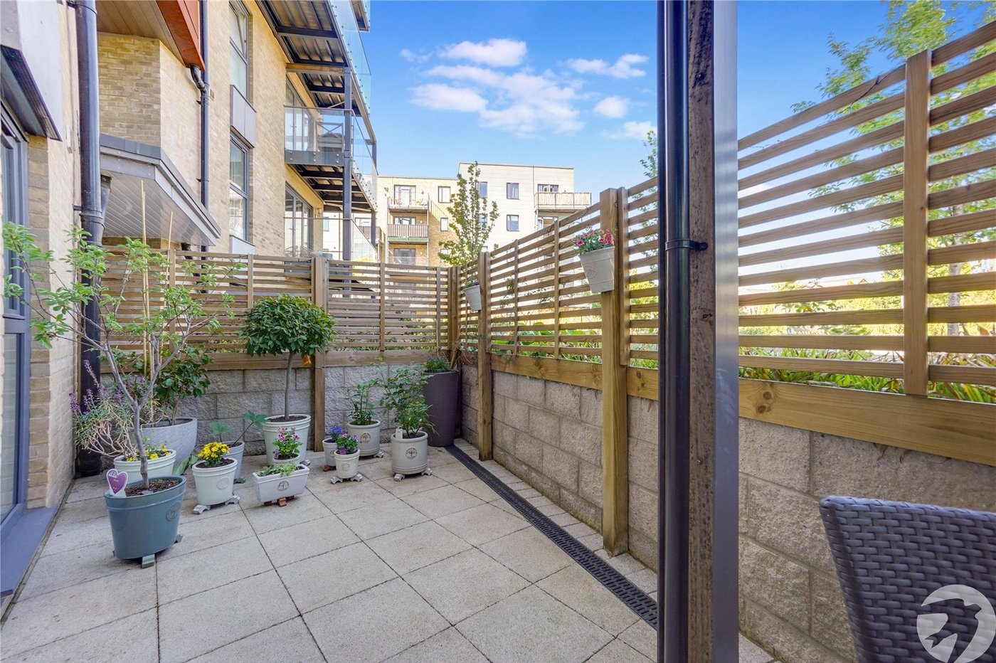 2 bedroom property for sale in Castle Hill | Robinson Jackson