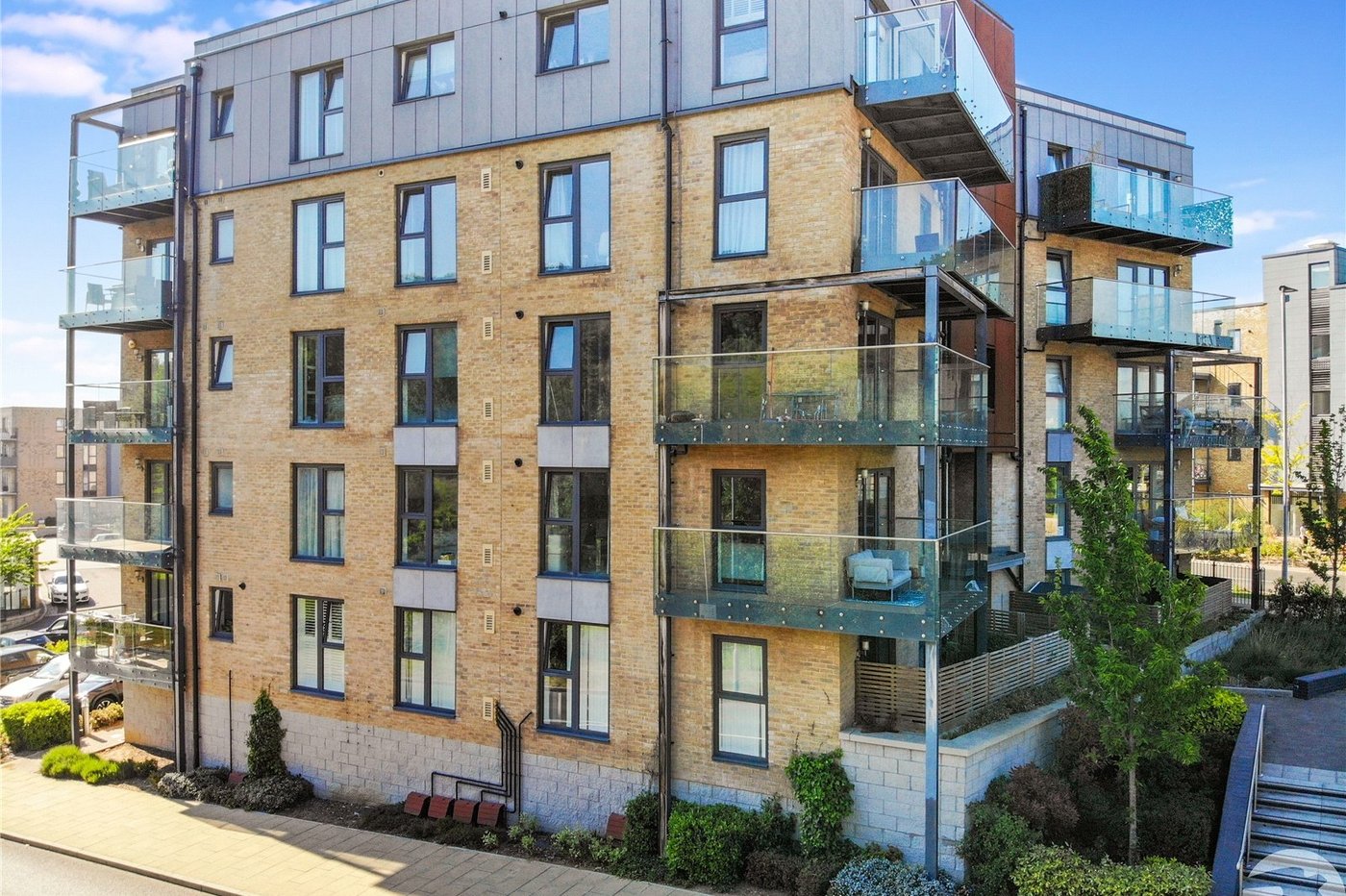 2 bedroom property for sale in Castle Hill | Robinson Jackson