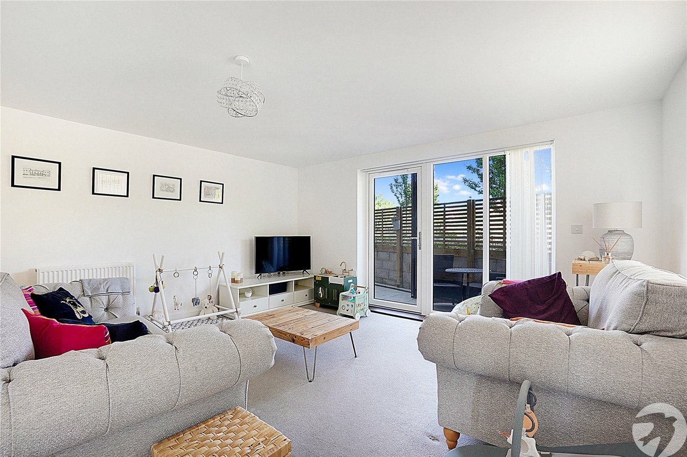 2 bedroom property for sale in Castle Hill | Robinson Jackson