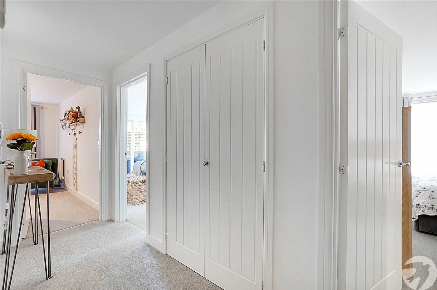 2 bedroom property for sale in Castle Hill | Robinson Jackson