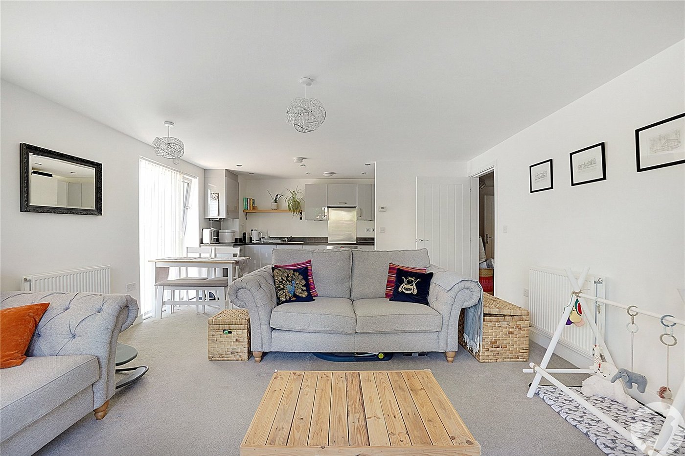 2 bedroom property for sale in Castle Hill | Robinson Jackson