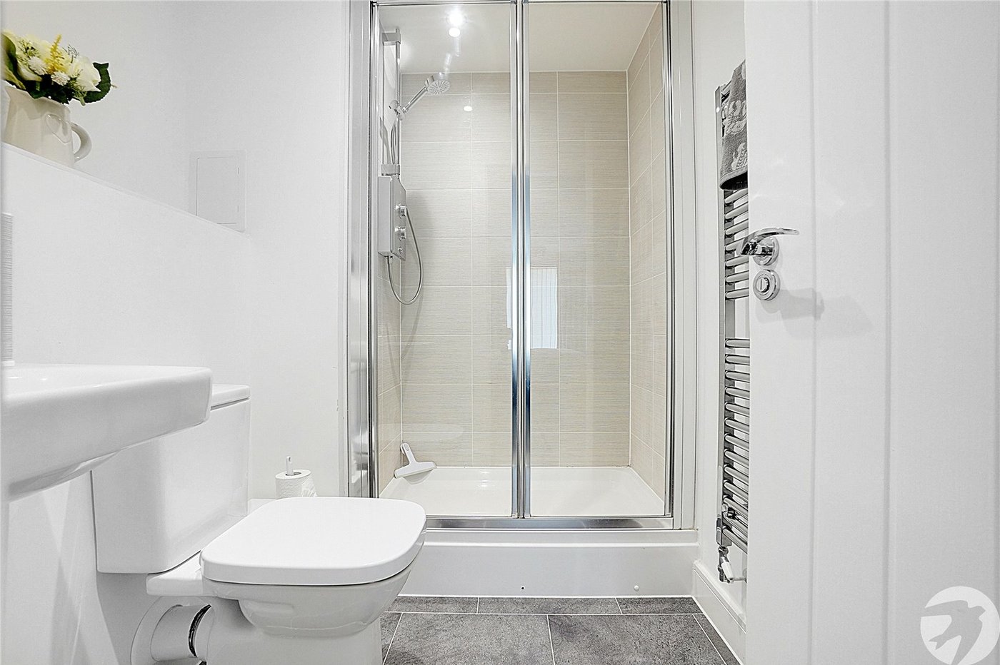 2 bedroom property for sale in Castle Hill | Robinson Jackson