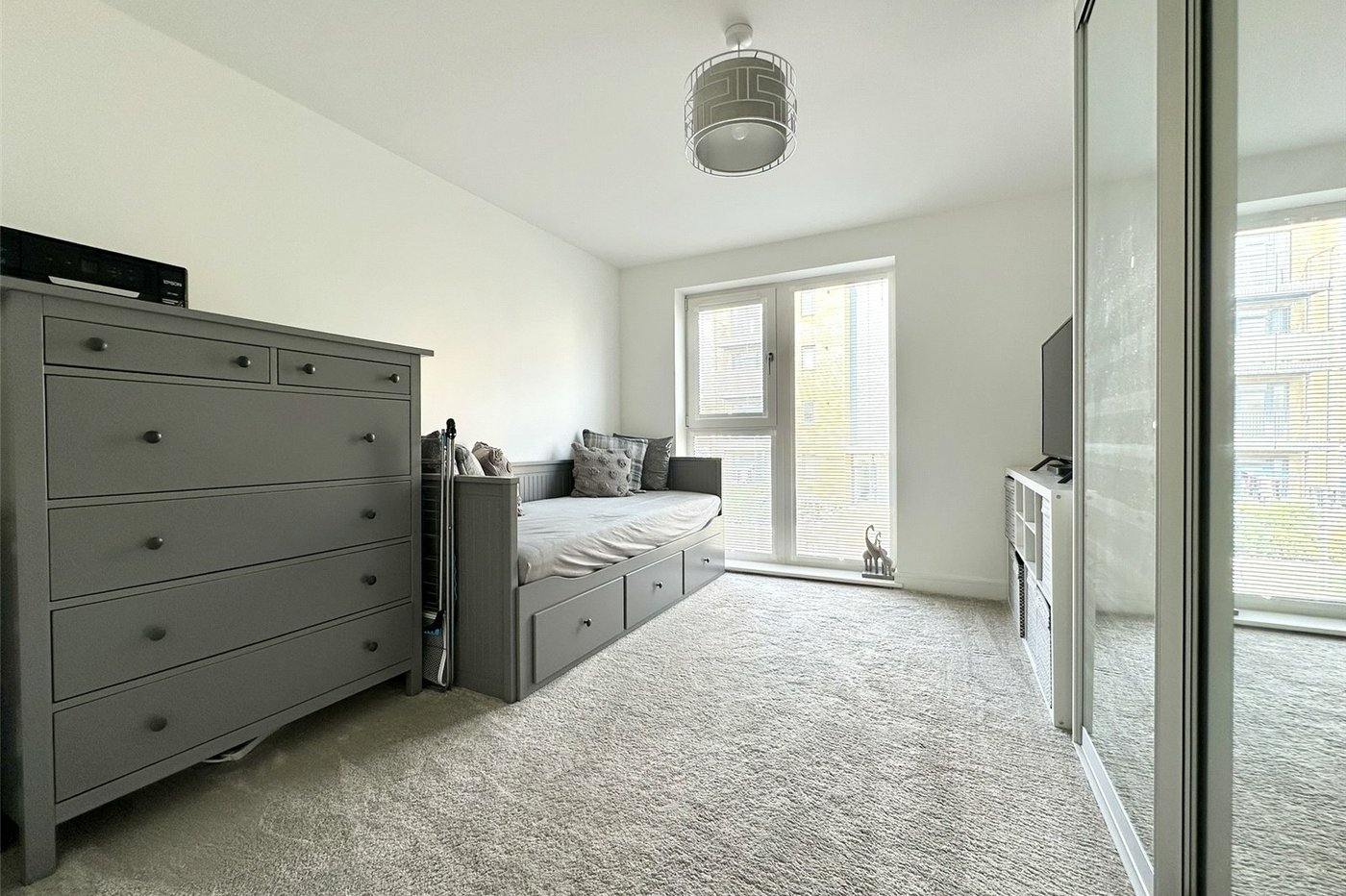 2 bedroom property for sale in Castle Hill | Robinson Jackson