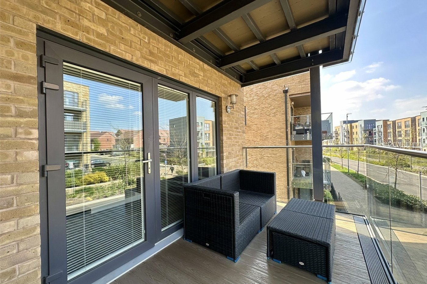 2 bedroom property for sale in Castle Hill | Robinson Jackson