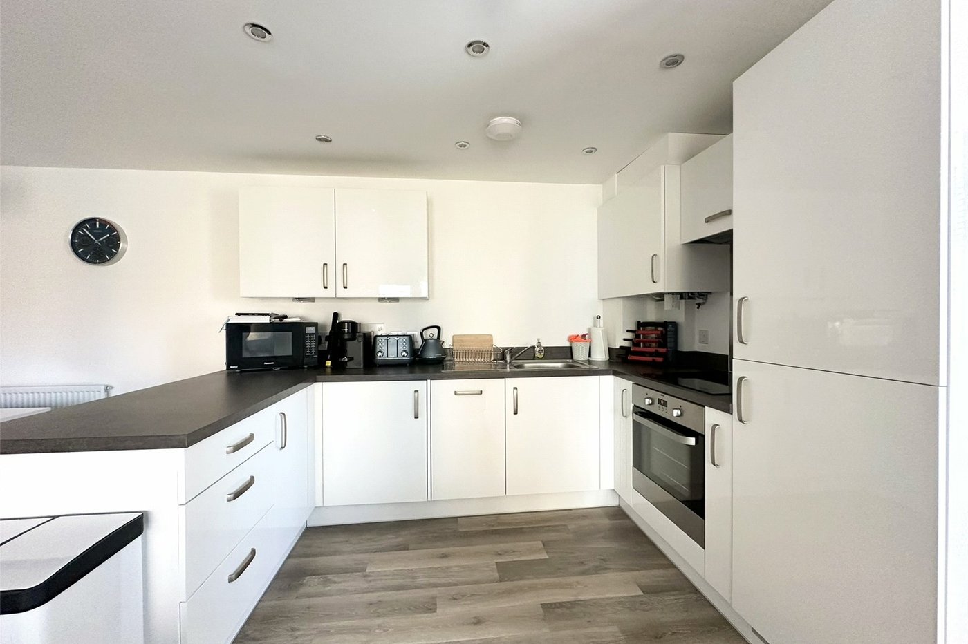 2 bedroom property for sale in Castle Hill | Robinson Jackson