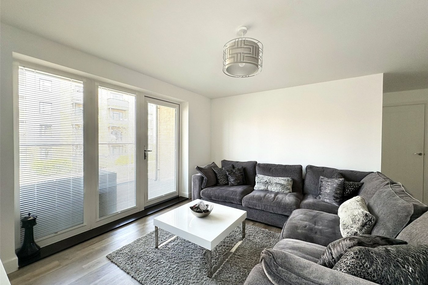 2 bedroom property for sale in Castle Hill | Robinson Jackson