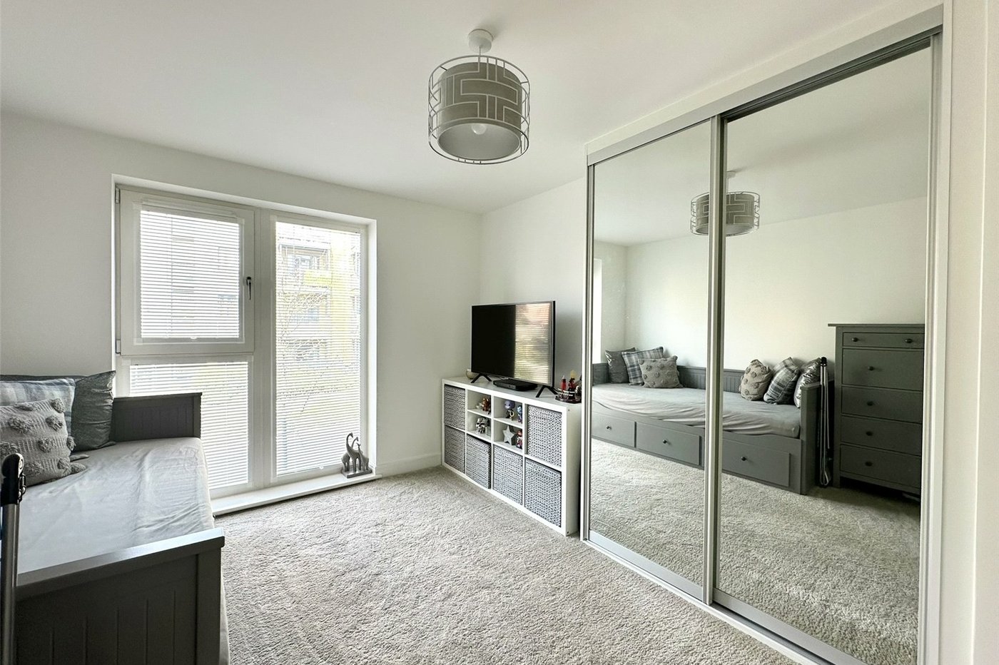 2 bedroom property for sale in Castle Hill | Robinson Jackson