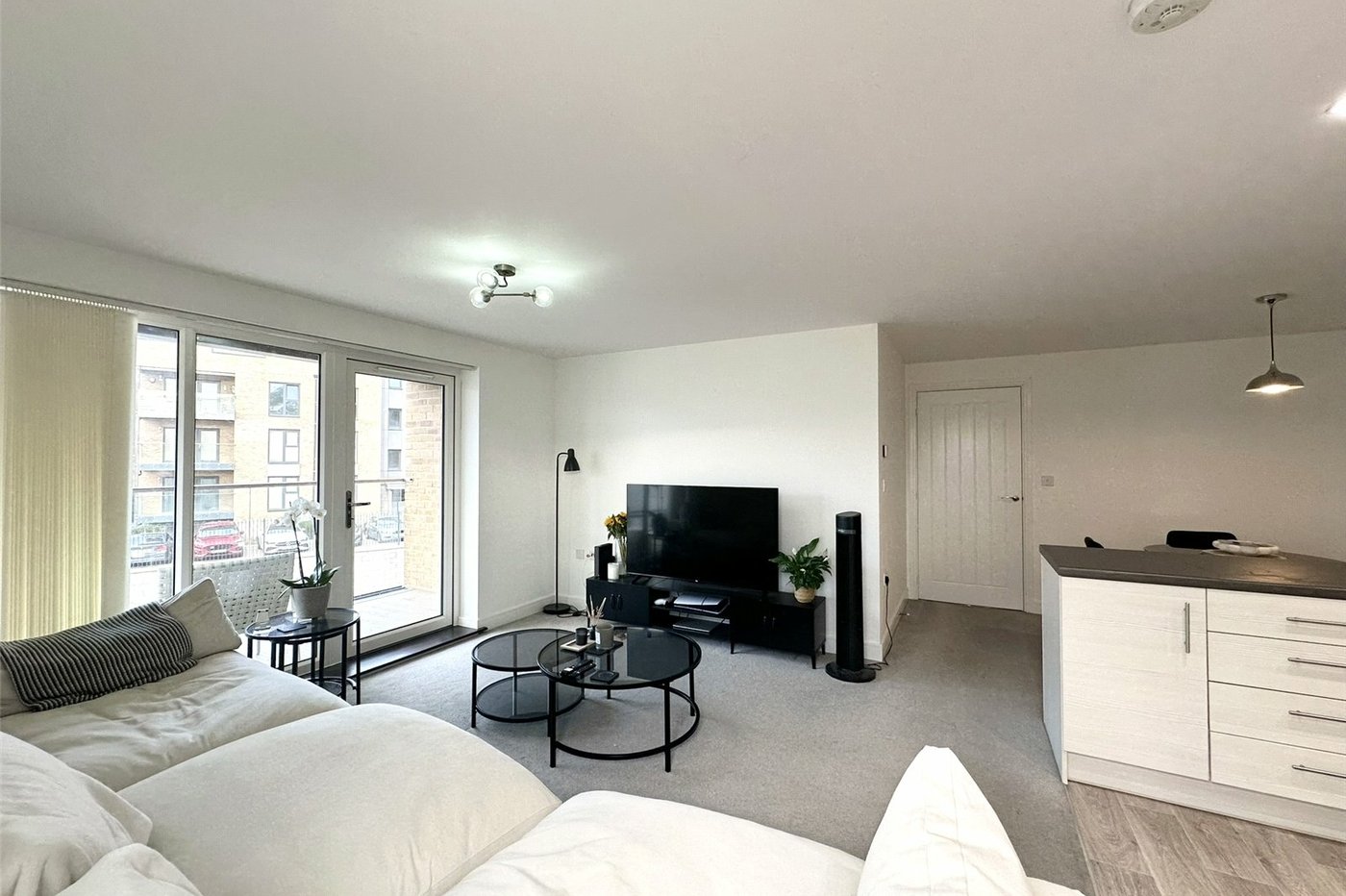 2 bedroom property for sale in Castle Hill | Robinson Jackson