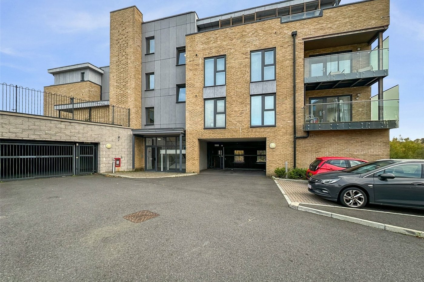 2 bedroom property for sale in Castle Hill | Robinson Jackson