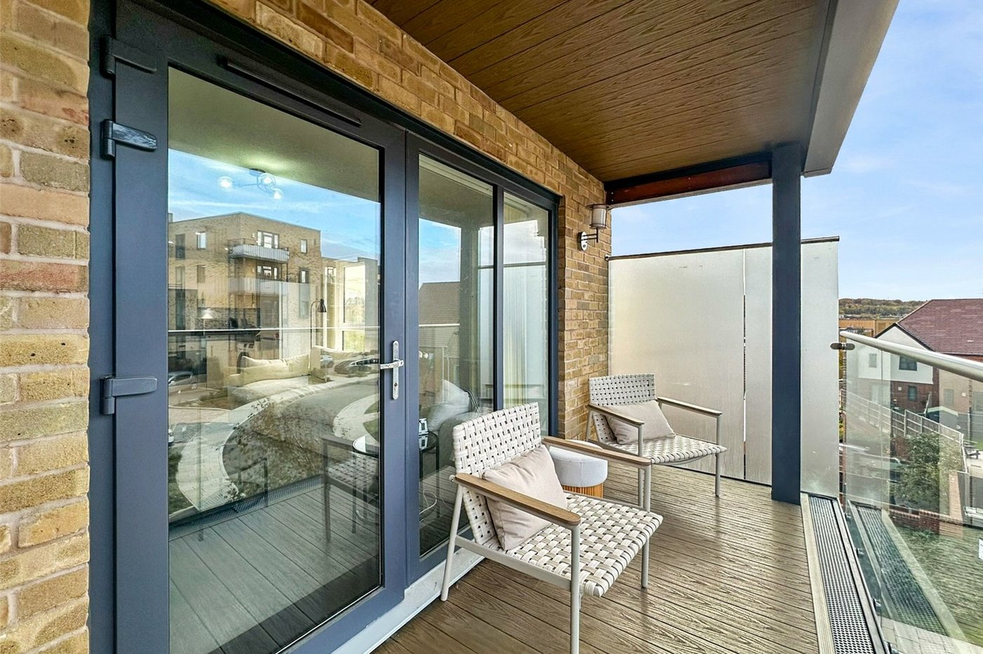 2 bedroom property for sale in Castle Hill | Robinson Jackson