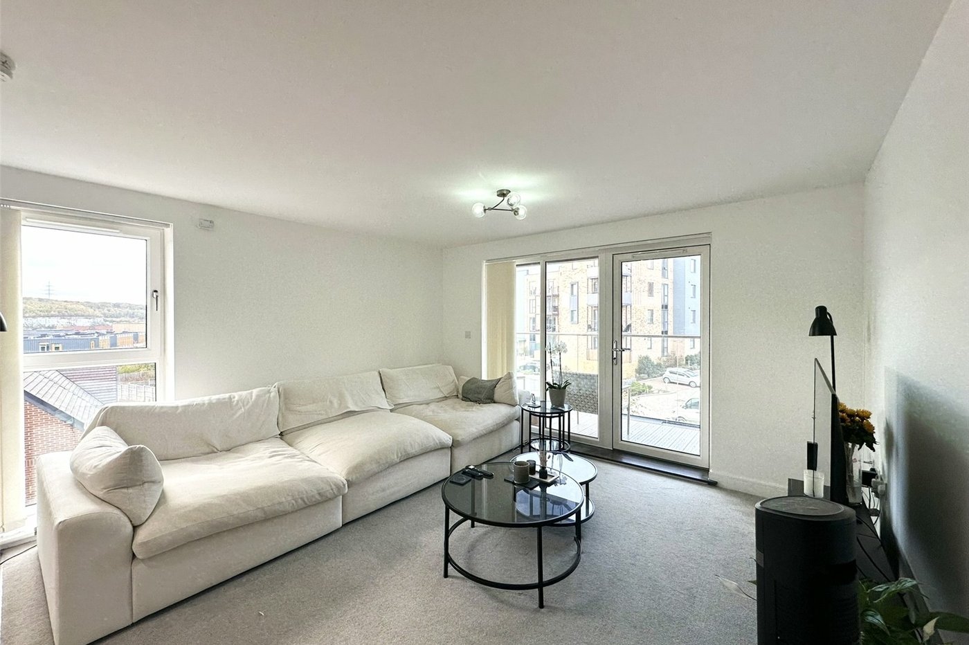 2 bedroom property for sale in Castle Hill | Robinson Jackson