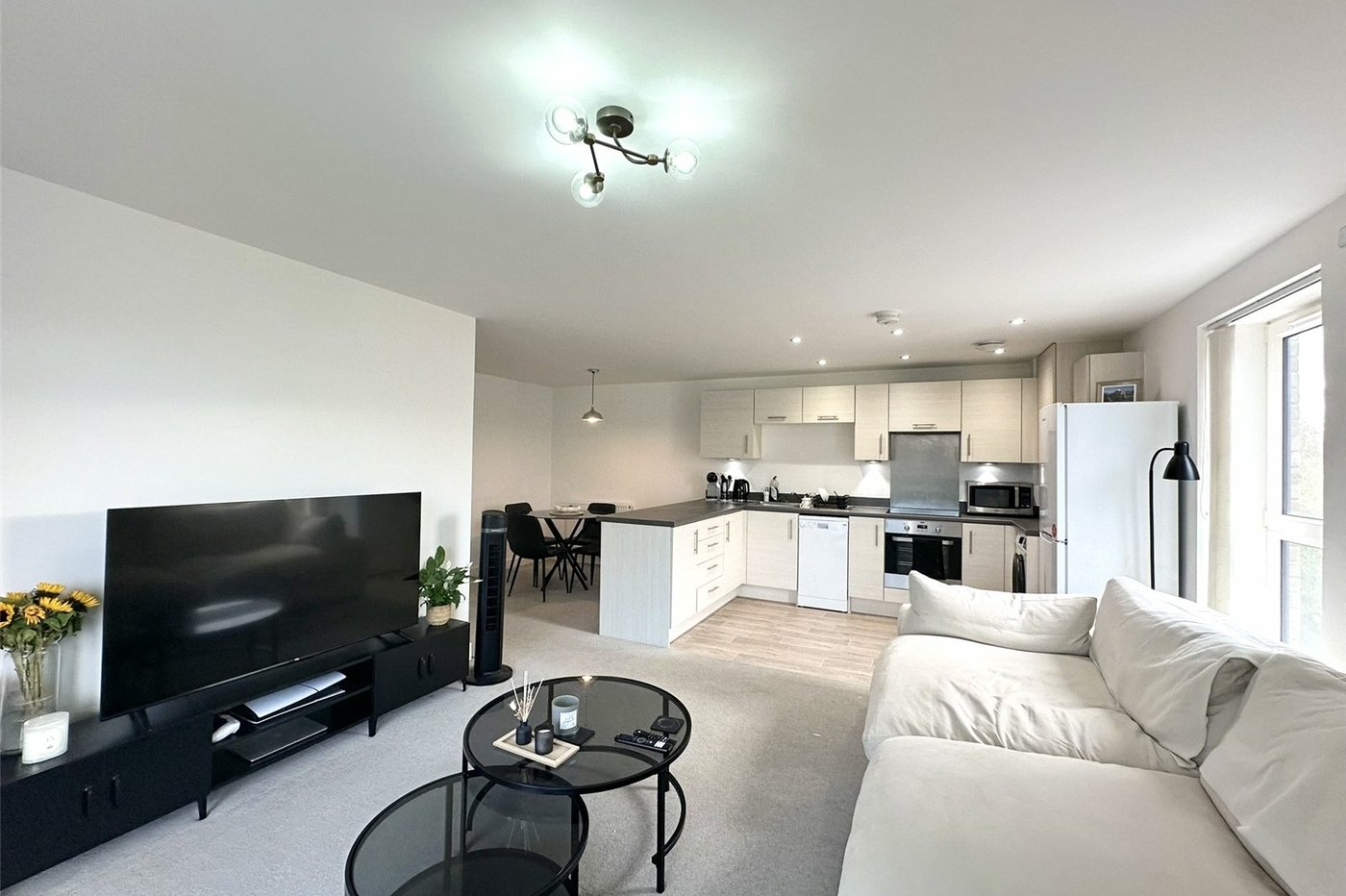 2 bedroom property for sale in Castle Hill | Robinson Jackson