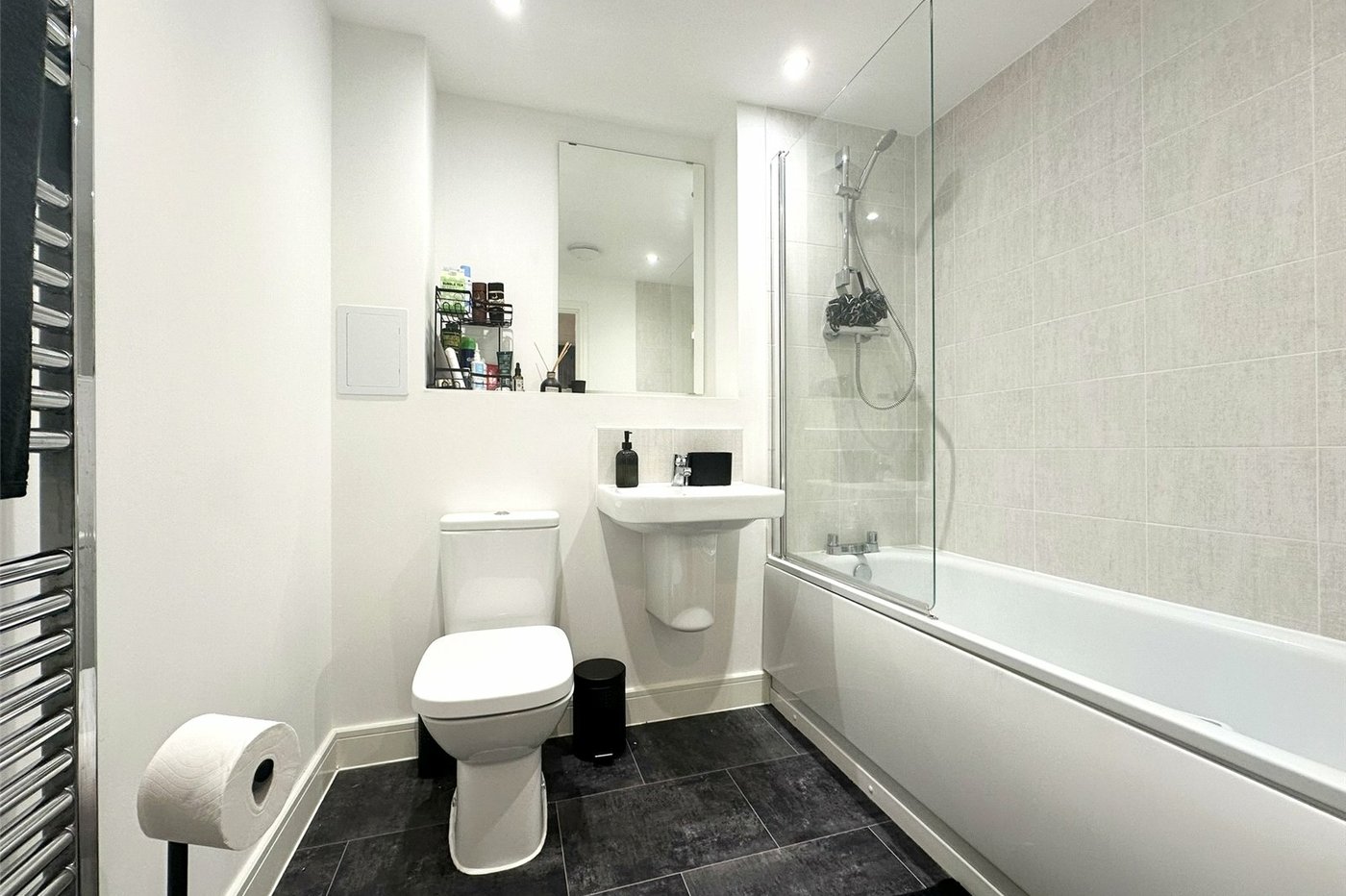 2 bedroom property for sale in Castle Hill | Robinson Jackson