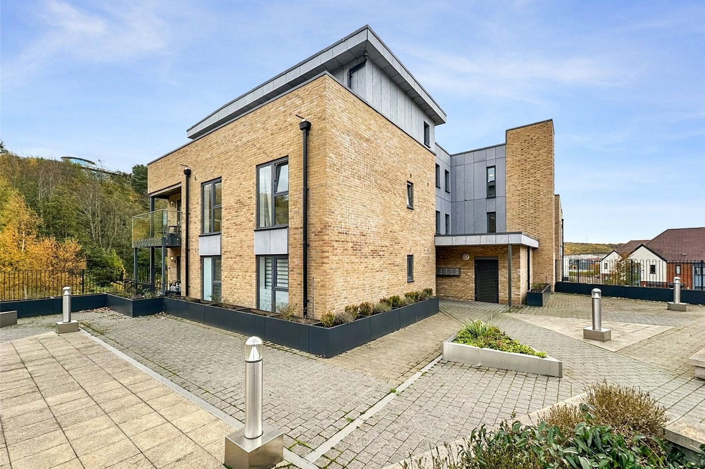 2 bedroom property for sale in Castle Hill | Robinson Jackson