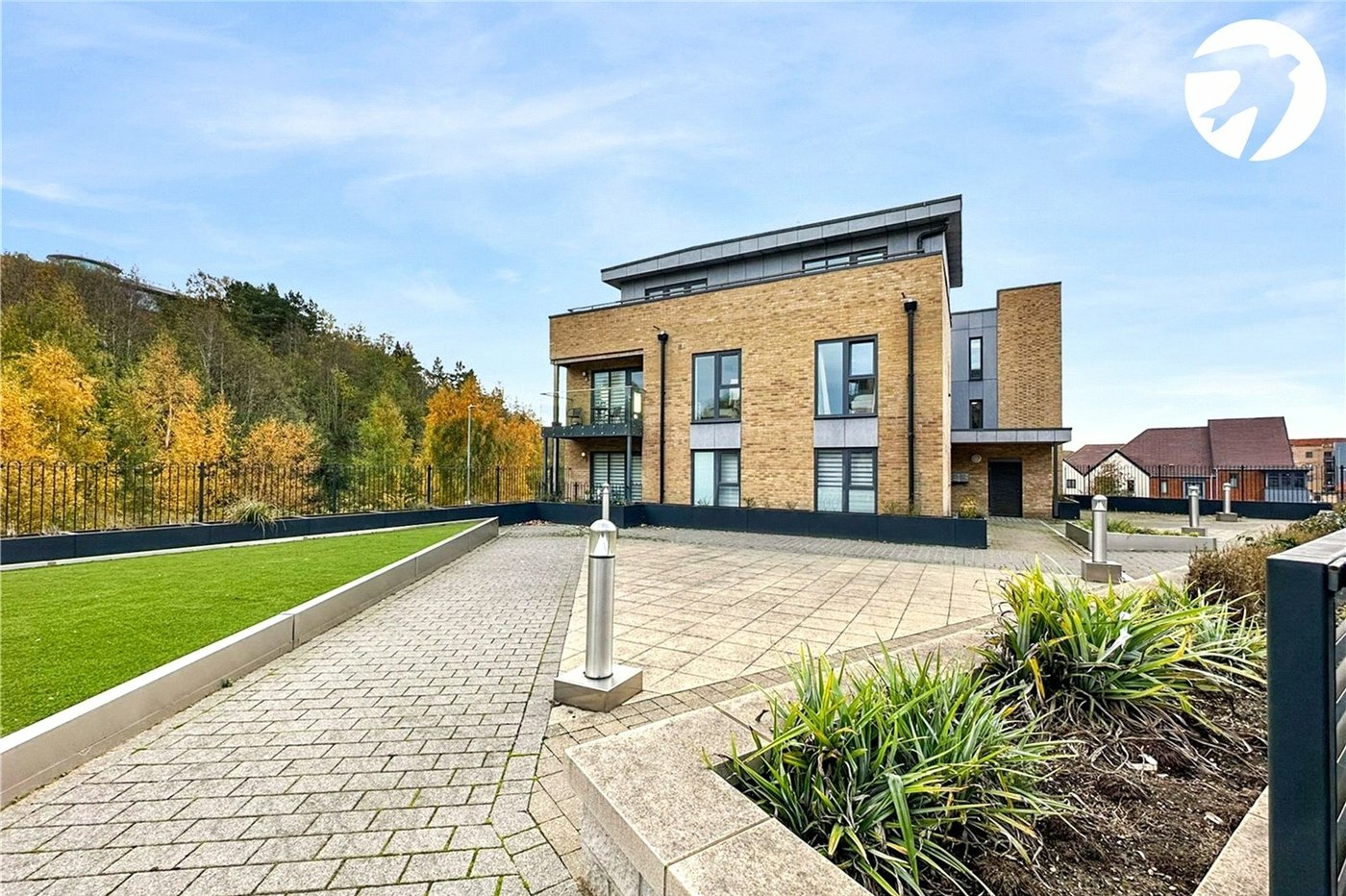 2 bedroom property for sale in Castle Hill | Robinson Jackson