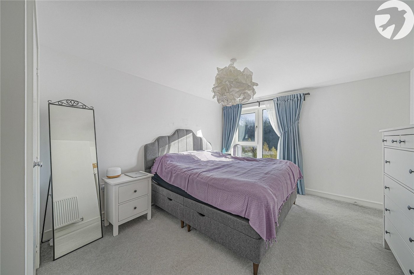 2 bedroom property for sale in Castle Hill | Robinson Jackson