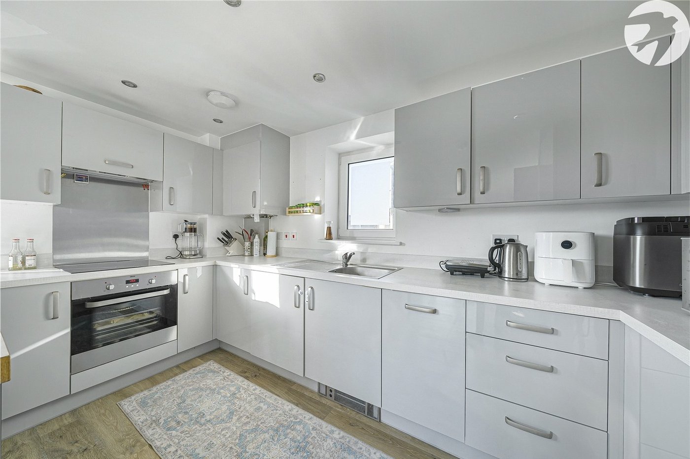 2 bedroom property for sale in Castle Hill | Robinson Jackson