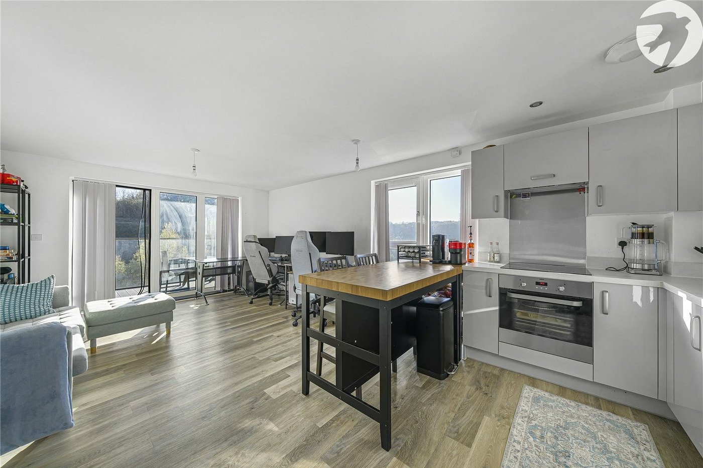 2 bedroom property for sale in Castle Hill | Robinson Jackson