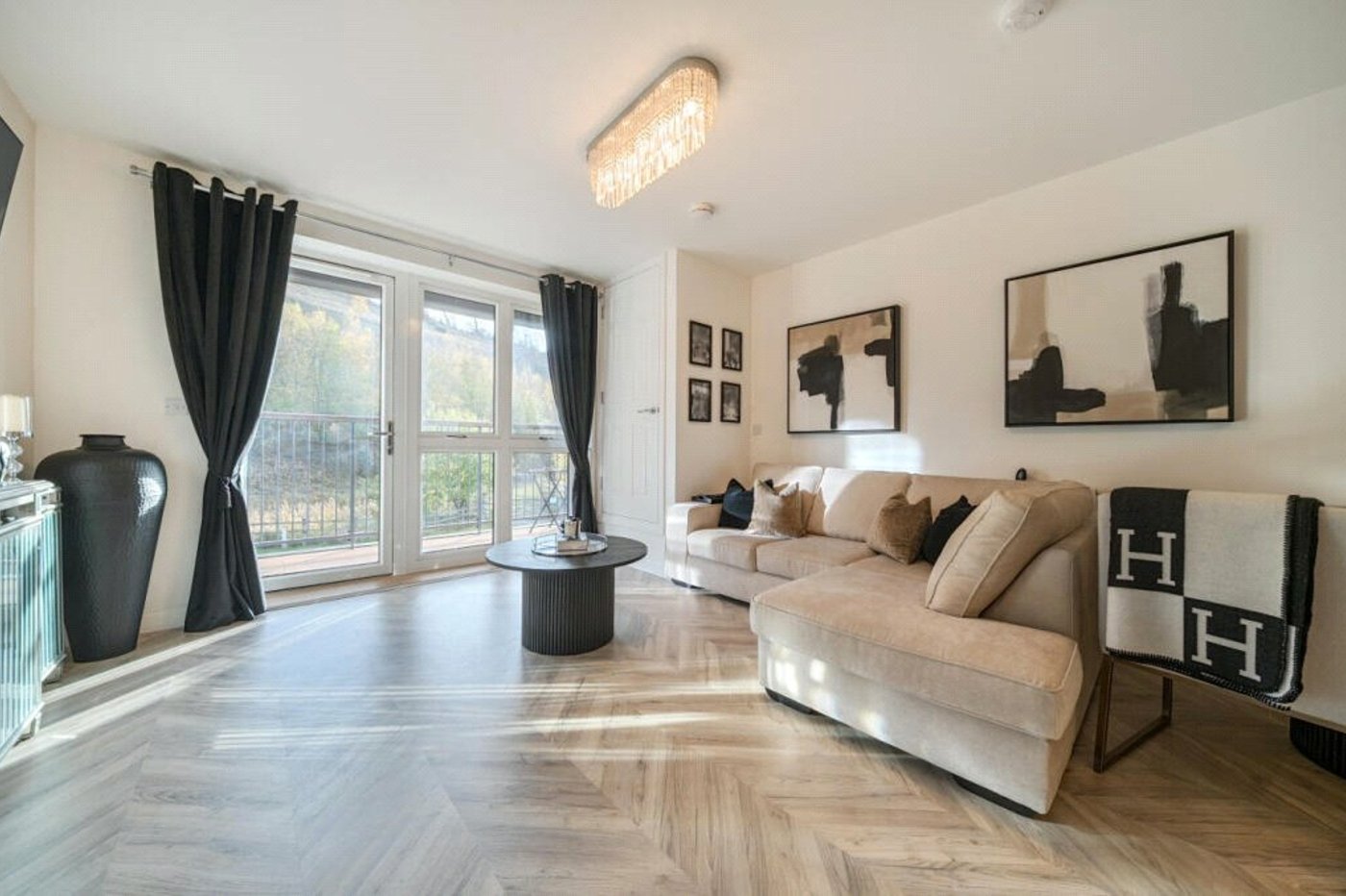 1 bedroom property for sale in Castle Hill | Robinson Jackson