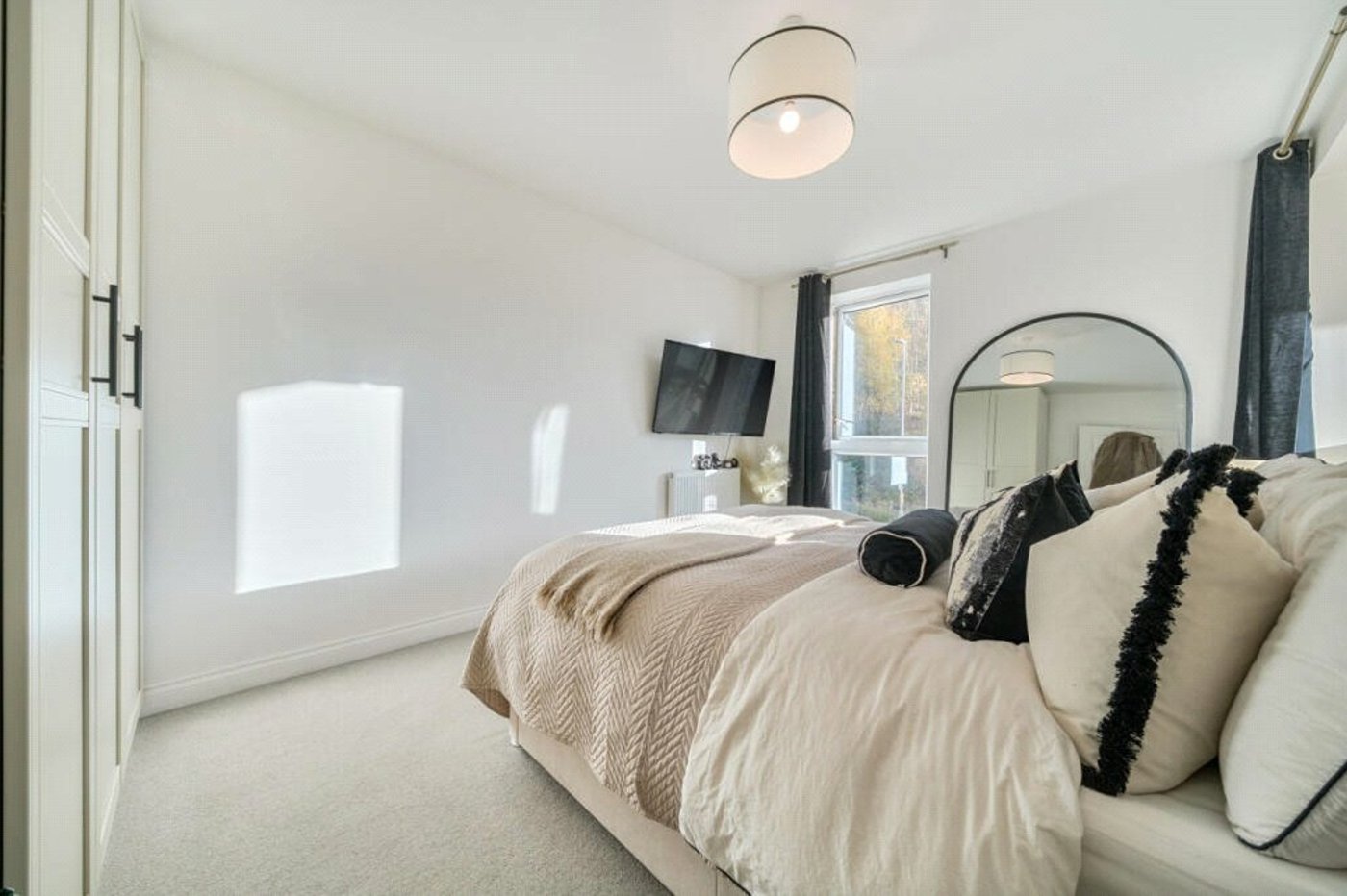 1 bedroom property for sale in Castle Hill | Robinson Jackson