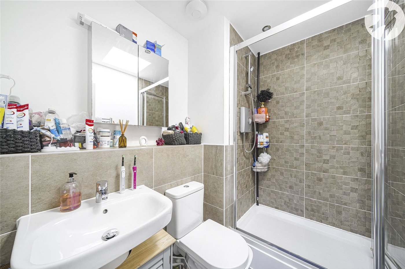 2 bedroom property for sale in Castle Hill | Robinson Jackson