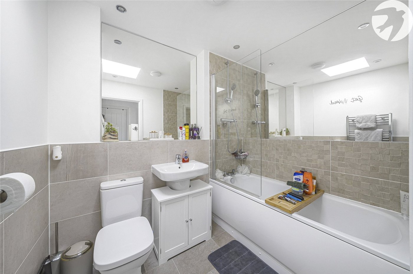 2 bedroom property for sale in Castle Hill | Robinson Jackson