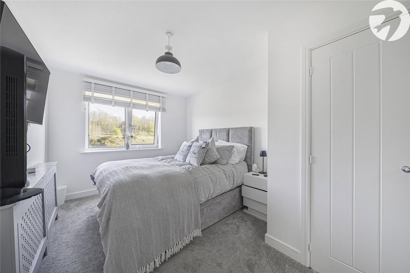 2 bedroom property for sale in Castle Hill | Robinson Jackson