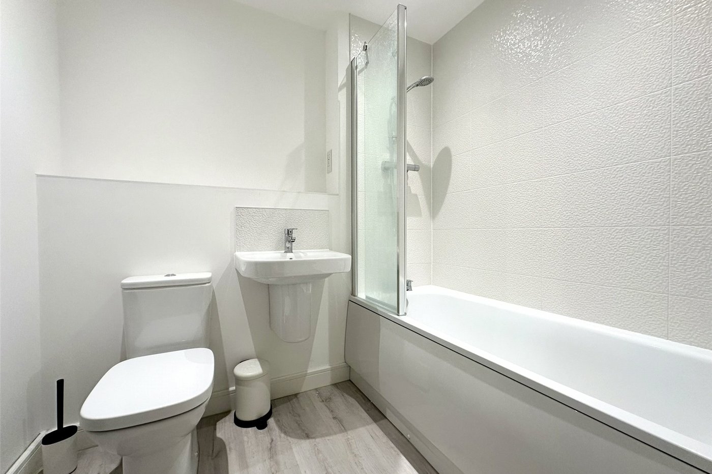 4 bedroom house for sale in Ebbsfleet Valley | Robinson Jackson