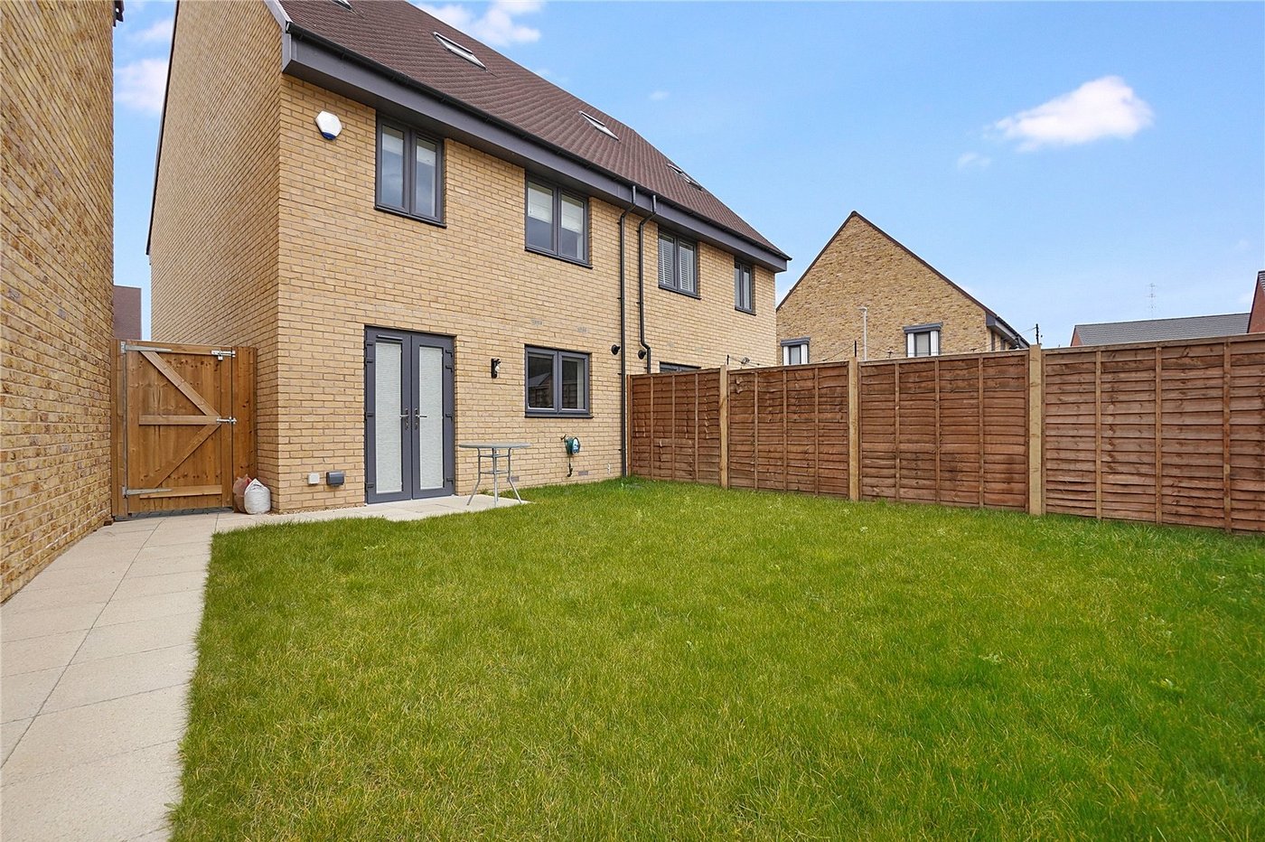 4 bedroom house for sale in Ebbsfleet Valley | Robinson Jackson