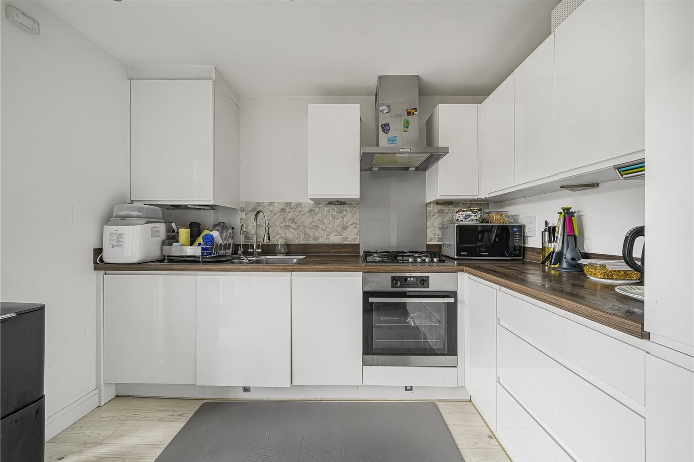 3 bedroom property for sale in Ebbsfleet Valley | Robinson Jackson