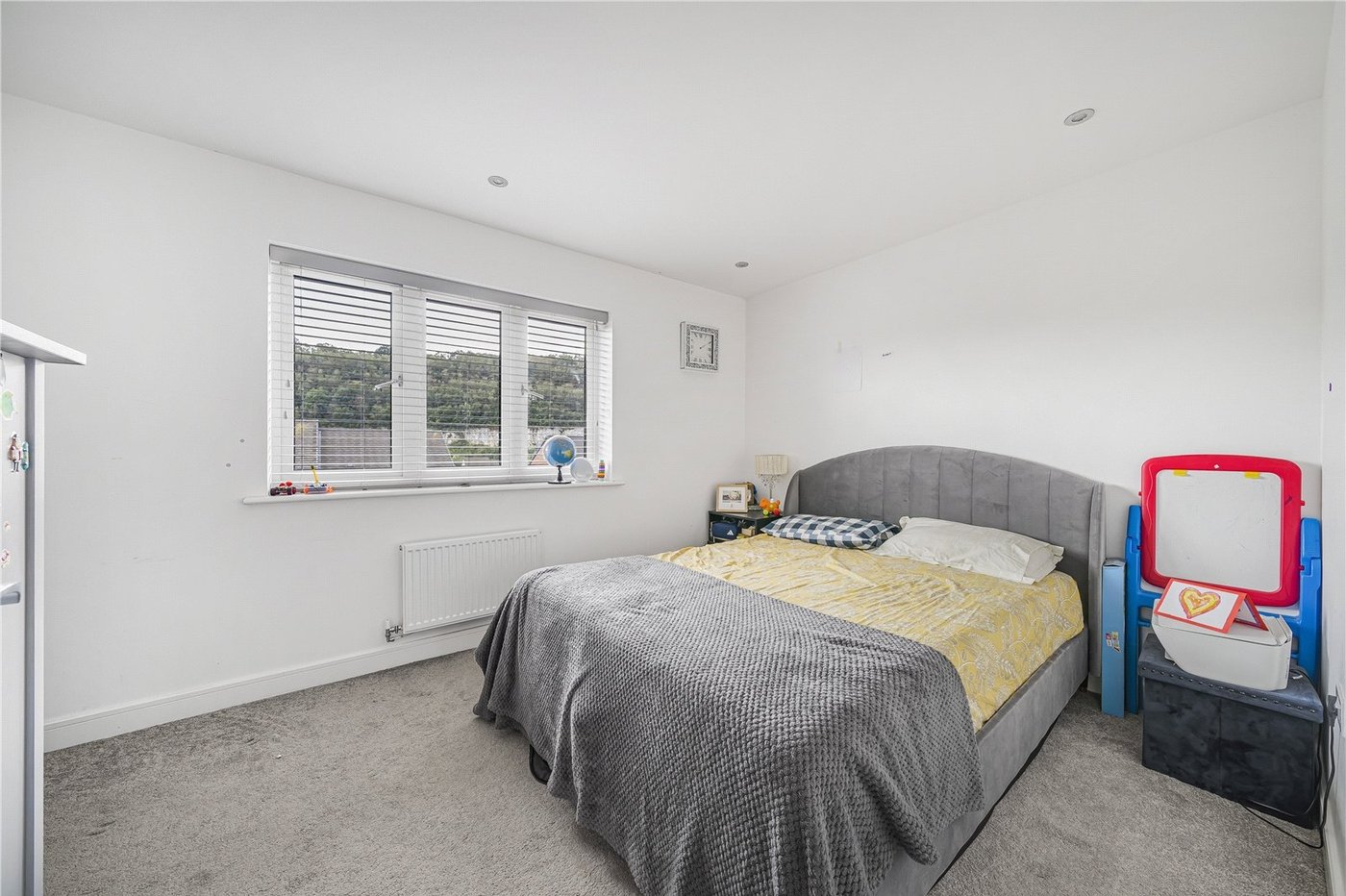 3 bedroom property for sale in Ebbsfleet Valley | Robinson Jackson