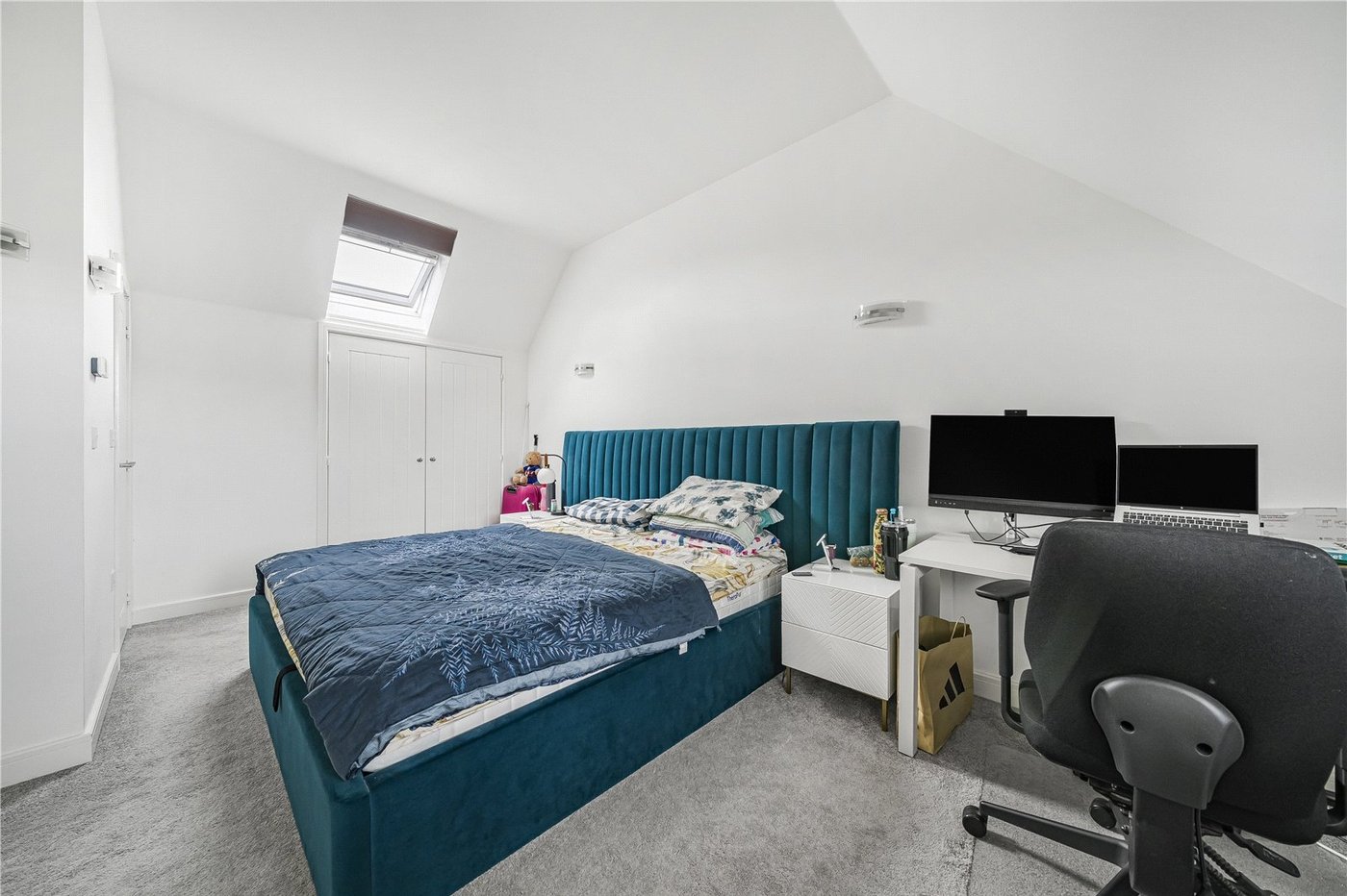 3 bedroom property for sale in Ebbsfleet Valley | Robinson Jackson