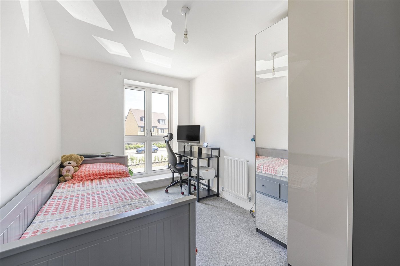 2 bedroom property for sale in Ebbsfleet Valley | Robinson Jackson