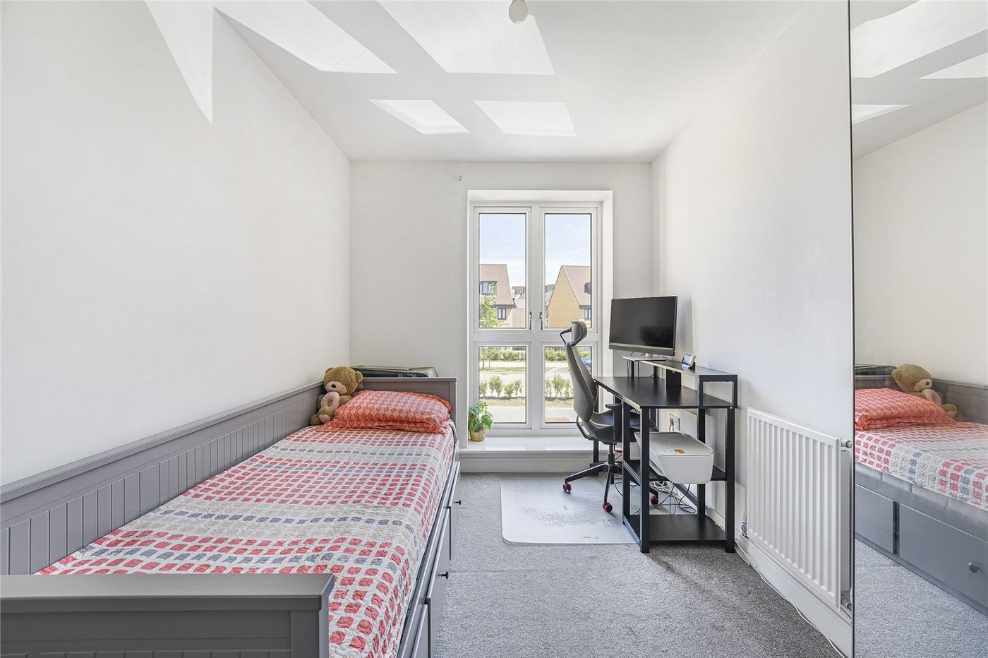 2 bedroom property for sale in Ebbsfleet Valley | Robinson Jackson