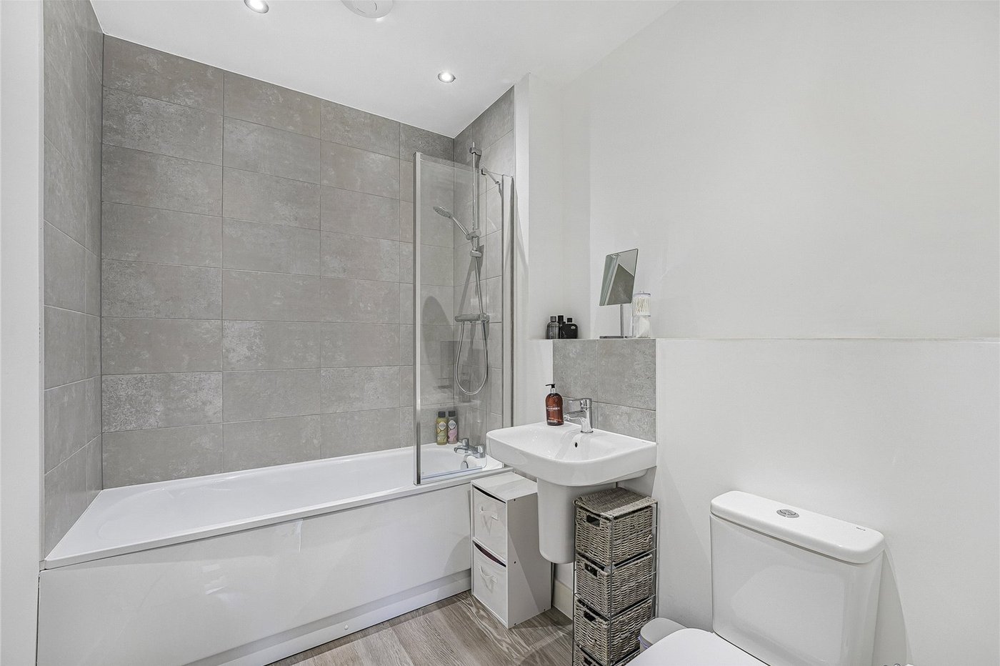 2 bedroom property for sale in Ebbsfleet Valley | Robinson Jackson