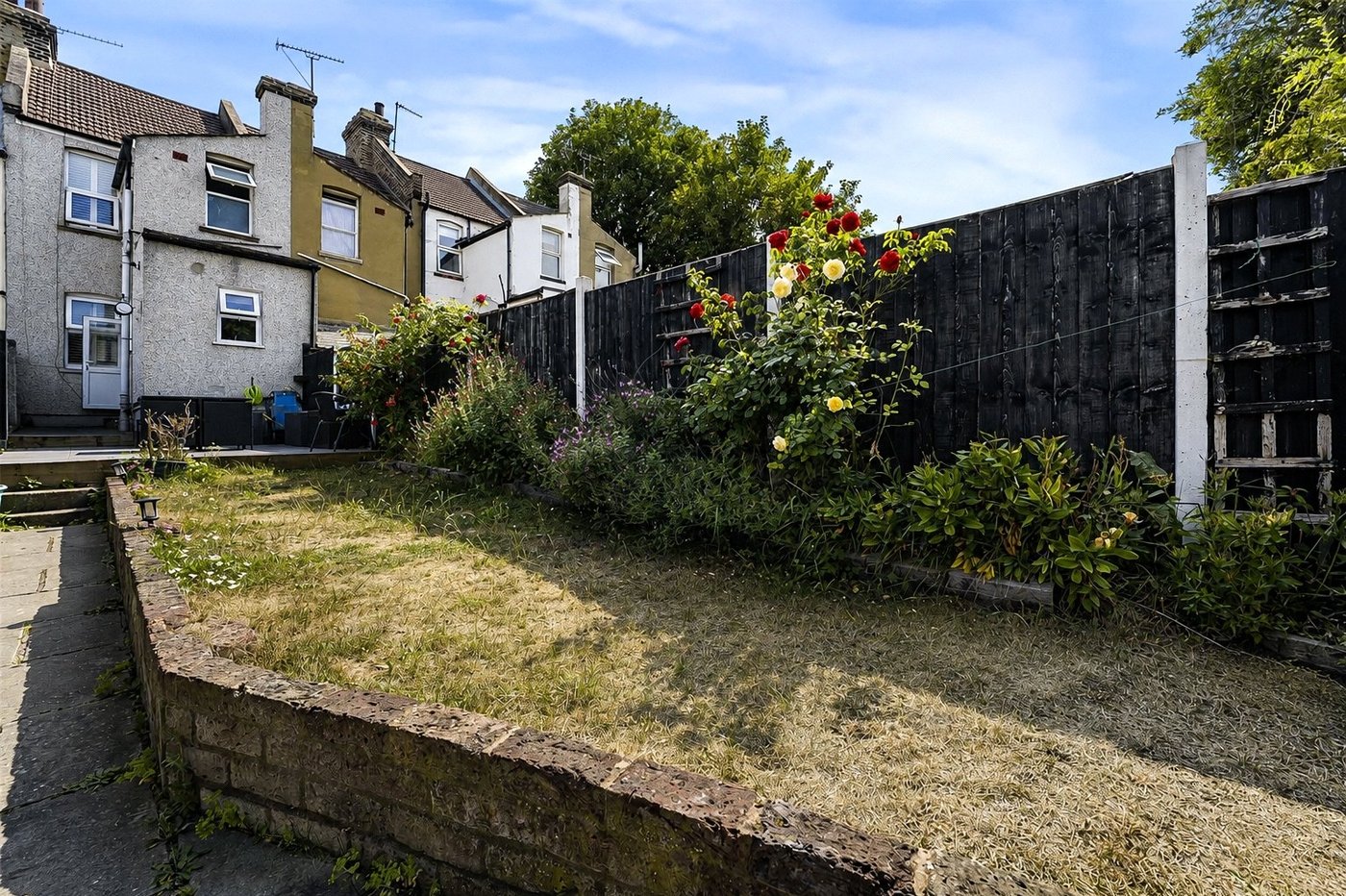 2 bedroom house for sale in Greenhithe | Robinson Jackson