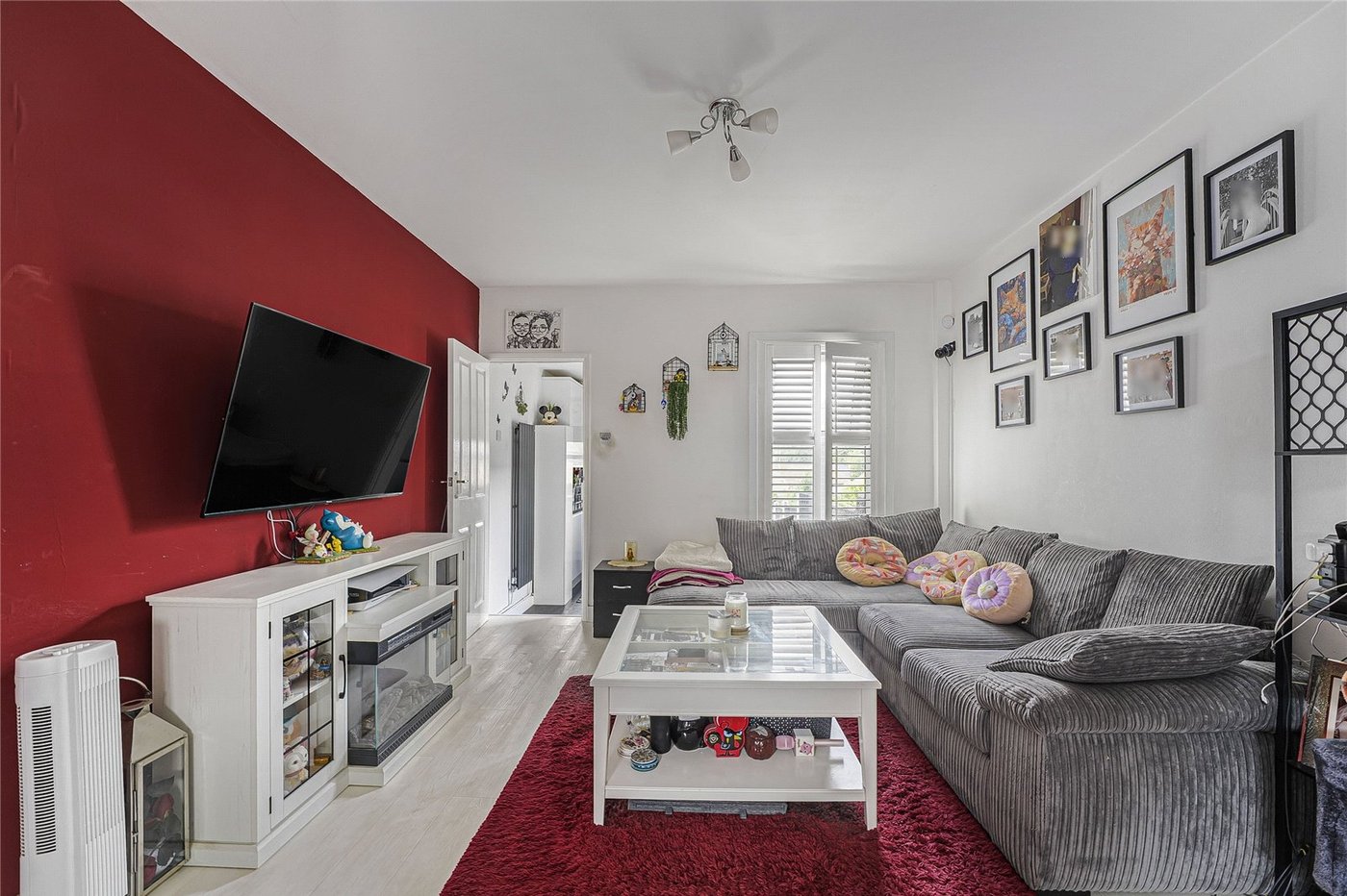 2 bedroom house for sale in Greenhithe | Robinson Jackson
