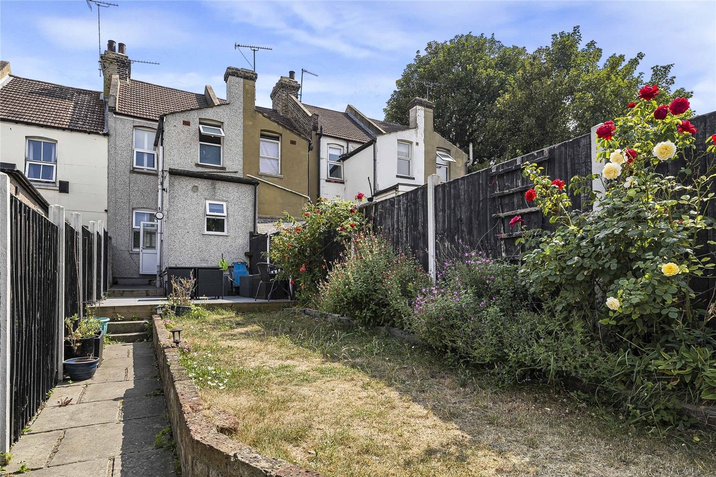 2 bedroom house for sale in Greenhithe | Robinson Jackson