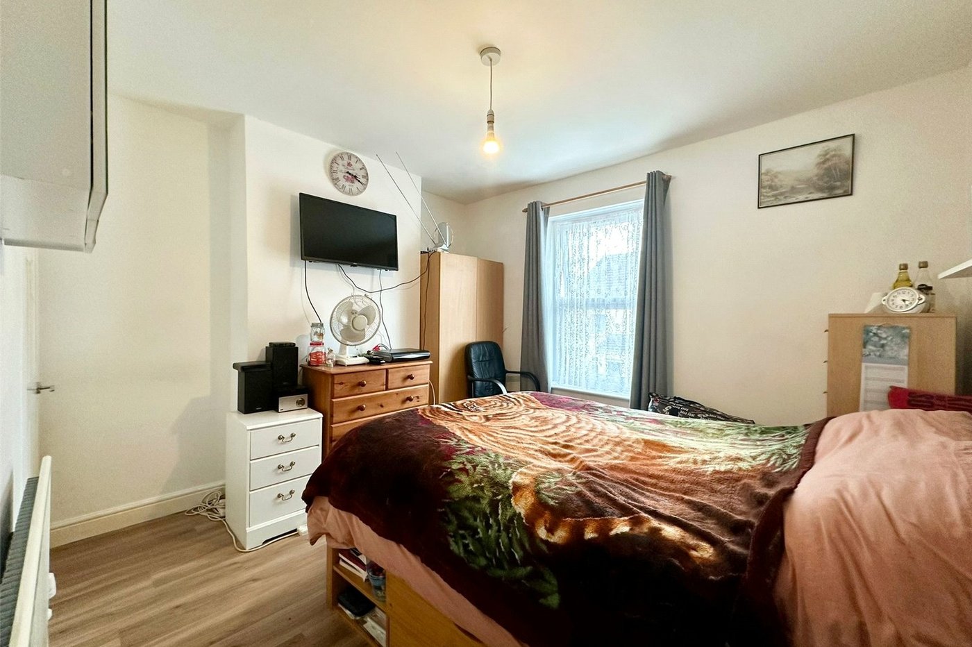 2 bedroom house for sale in Swanscombe | Robinson Jackson