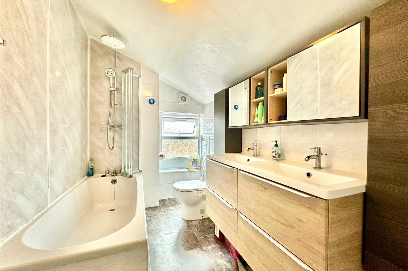 2 bedroom house for sale in Swanscombe | Robinson Jackson