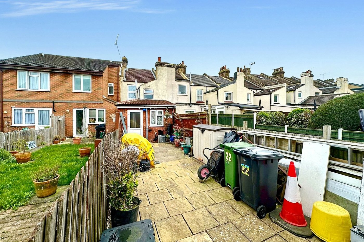 2 bedroom house for sale in Swanscombe | Robinson Jackson
